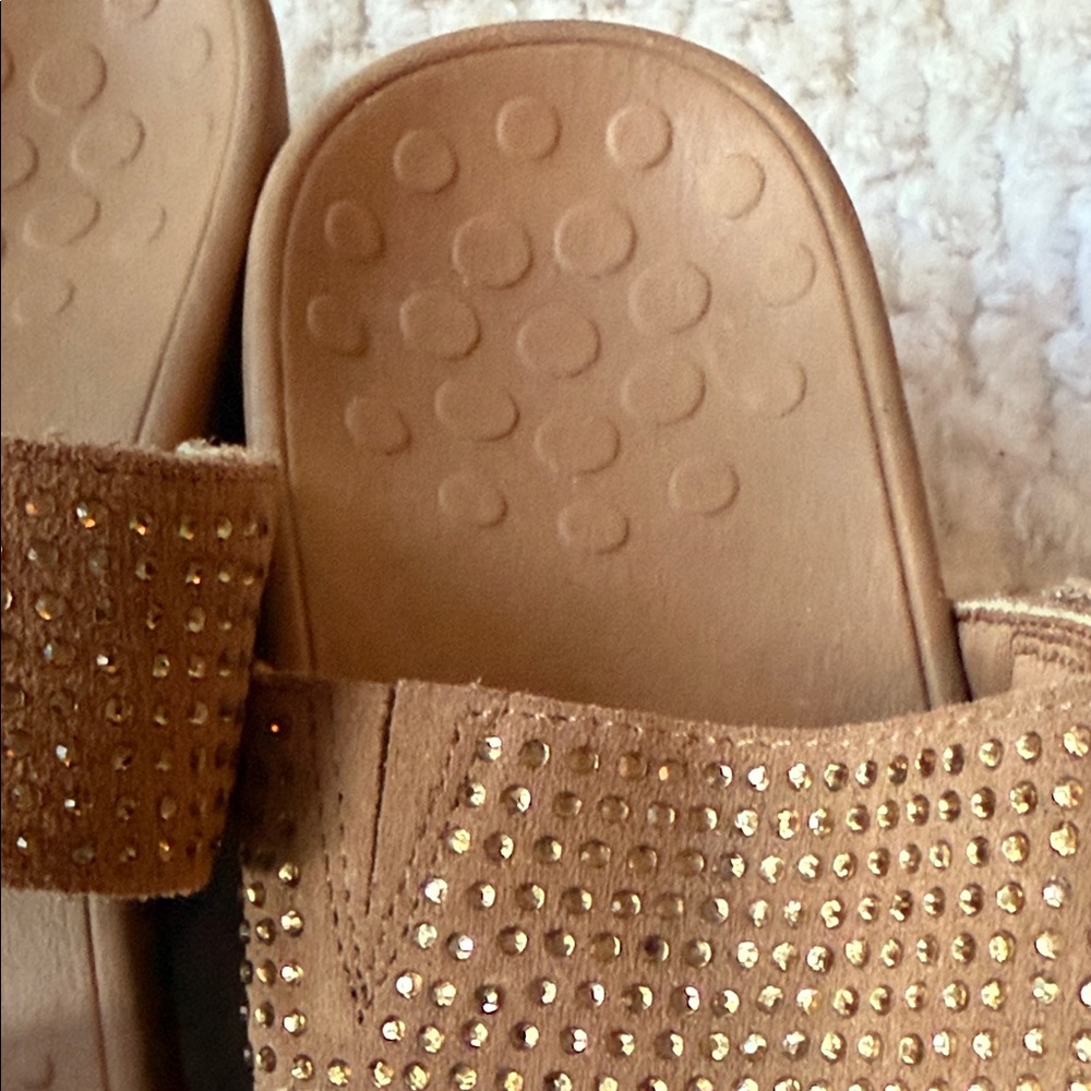 Vionic Tan Sandals With Adjustable Strap. - image 6